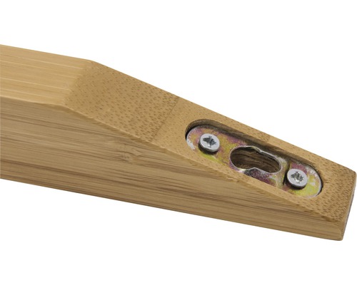 Detailaufnahme eines Bambus-Garderobenpaneels mit Aufhängevorrichtung