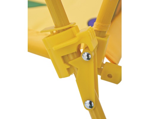 Detailansicht eines gelben Campingstuhls, der die Verbindungselemente der Beine zeigt