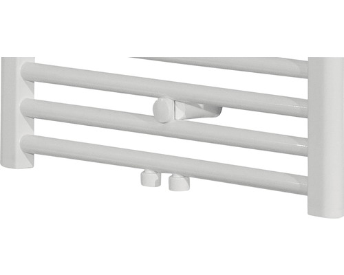 Vue détaillée d''un radiateur avec des tubes de chauffage horizontaux