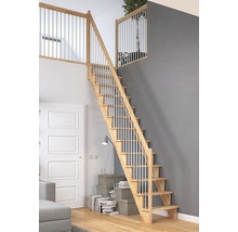 Escalier en bois avec barreaux de rampe en métal dans un espace de vie lumineux