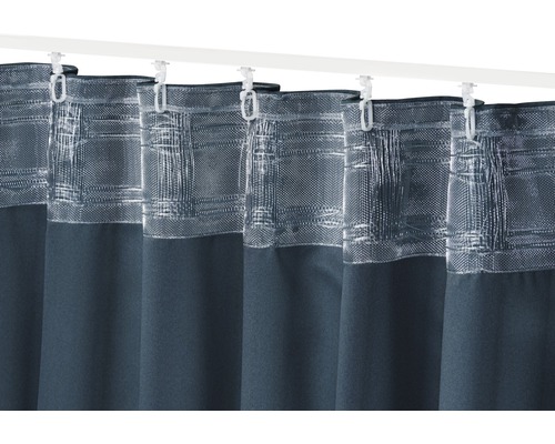 Rideau avec motif imprimé et rouleaux de rideau sur un rail de rideau