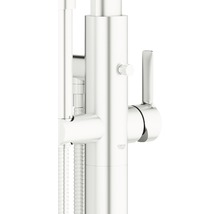 Vue détaillée d''un robinet de douche Grohe avec poignée et flexible de douche