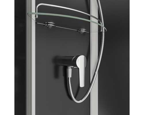 Dusche mit Ablage, Armatur und Brauseschlauch