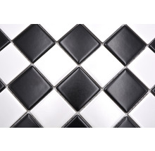 Motif en damier de carreaux de céramique