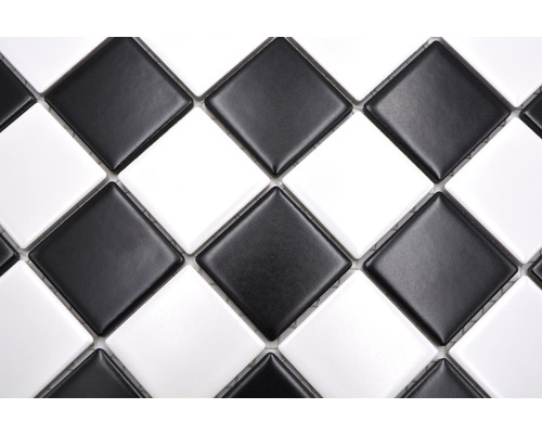 Motif en damier de carreaux de céramique