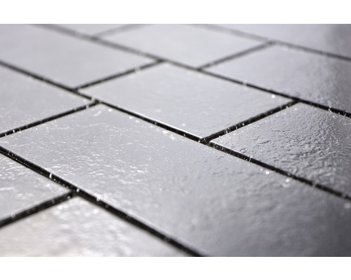 Rechteckige Bodenfliesen aus Keramik