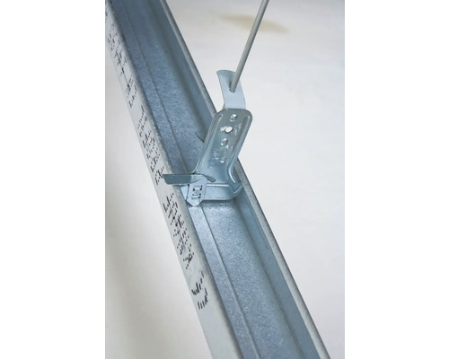 Montage d''un rail métallique avec clip de fixation