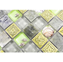 Mosaikfliese mit Glas, Stein, Muscheln und Ornamenten
