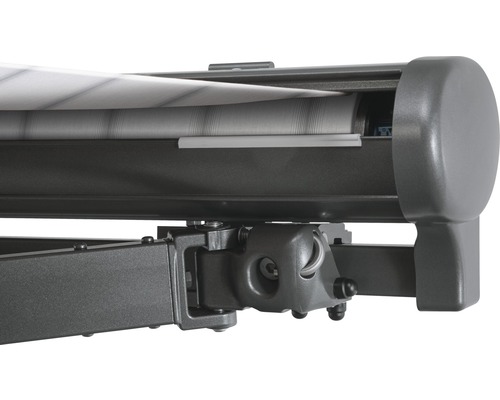 Detailansicht einer Gelenkarmmarkise mit Gelenkarm