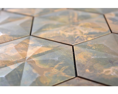 Nahaufnahme von sechseckigen Fliesen mit strukturierter Oberfläche