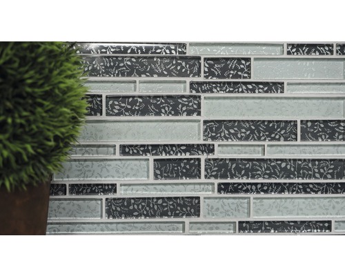 Mosaikfliese mit Pflanzenmuster