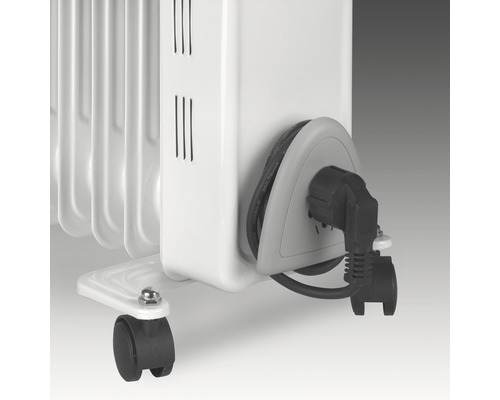 Vue détaillée d''un radiateur avec câble d''alimentation et roulettes