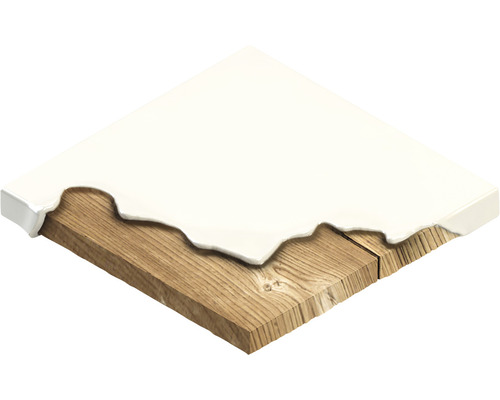 Holzbrett mit weißer Beschichtung