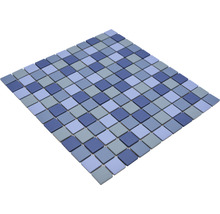 Carreaux de mosaïque carrés dans différentes nuances de bleu