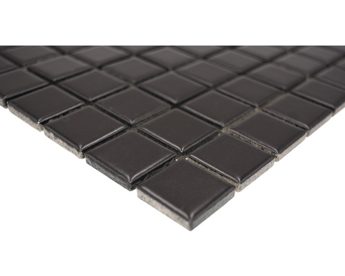 Keramikmosaikfliese mit quadratischen Elementen