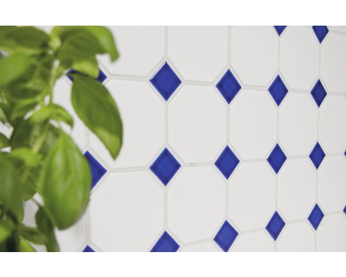 Wandfliesen mit achteckigem Muster und Rauten