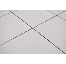 Gros plan de carreaux carrés avec joints