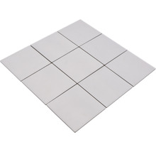 Carreaux de mosaïque en céramique disposés en carré