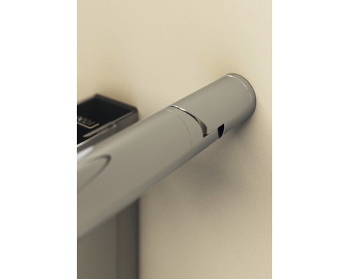 Detailaufnahme einer metallenen Türklinke