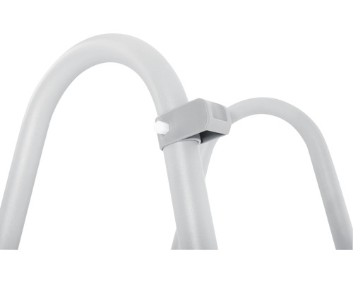 Detailaufnahme der Befestigung eines Wäscheständers aus Metall