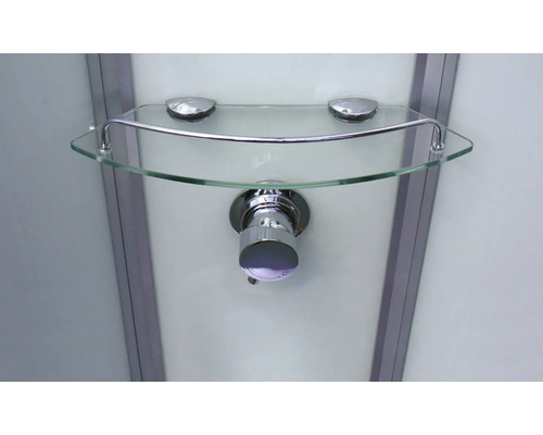 Glasablage mit Armatur in einer Dusche