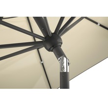 Vue détaillée d''un parasol avec baleines, mât et mécanisme