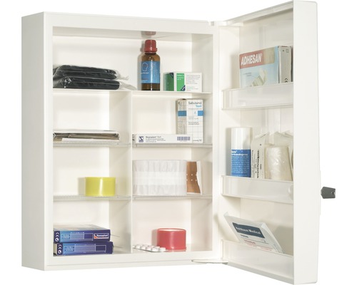 Geöffneter, weisser Erste-Hilfe-Schrank mit Verbandsmaterial und Medikamenten