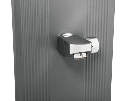 Gros plan d''un robinet de douche