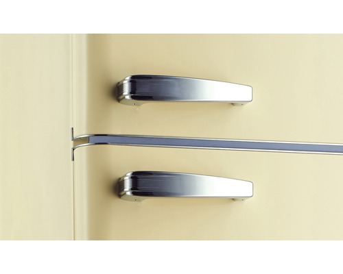 Détail d''un réfrigérateur avec poignées