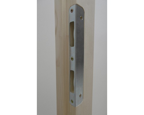 Têtière métallique fixée sur un poteau en bois