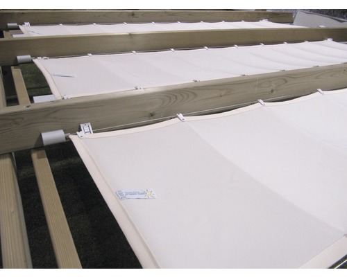 Store d''ombrage avec cadre en bois et système de fixation