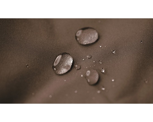 Nahaufnahme von Wassertropfen auf wasserabweisendem Stoff