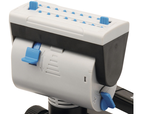 Detailansicht eines Düngerstreuers mit Reglern zur Einstellung der Streumenge