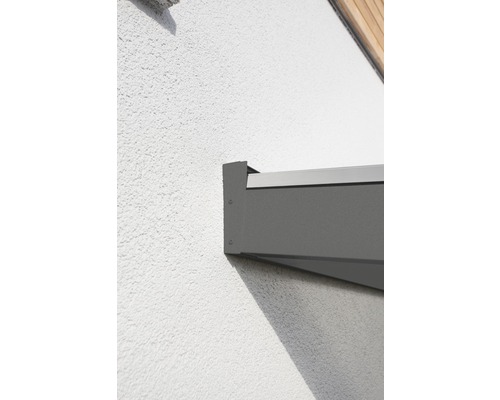 Détail d''un toit de terrasse monté sur un mur