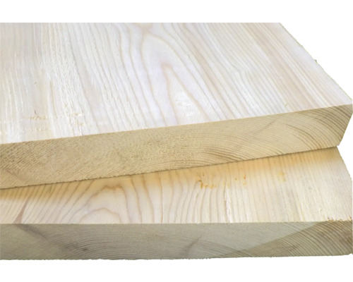 Planches de bois empilées