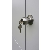 Porte avec bouton de porte monté et clé insérée