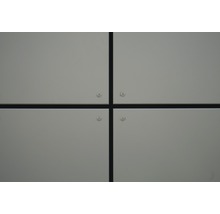Vue détaillée des panneaux de façade avec vis