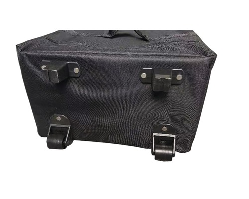 Schwarze Transporttasche mit Rollen