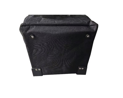 Unterseite einer Werkzeugtasche mit verstärkten Füßen