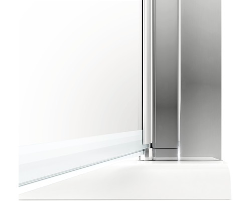 Detailansicht einer Duschkabine mit Glaswand und Rahmen