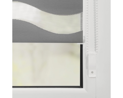 Fenster mit grau-weissem Duo Rollo