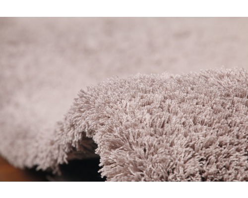 Nahaufnahme eines hochflorigen Teppichs