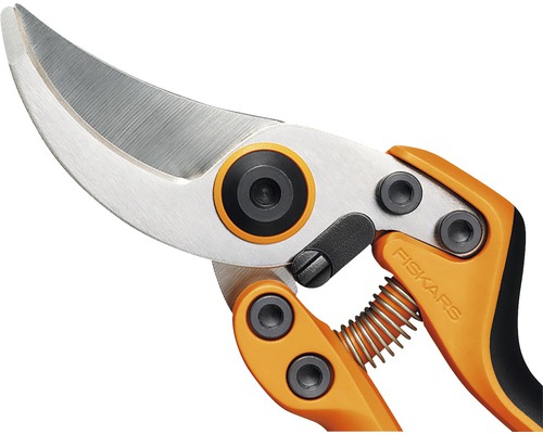 Gros plan d''un sécateur Fiskars