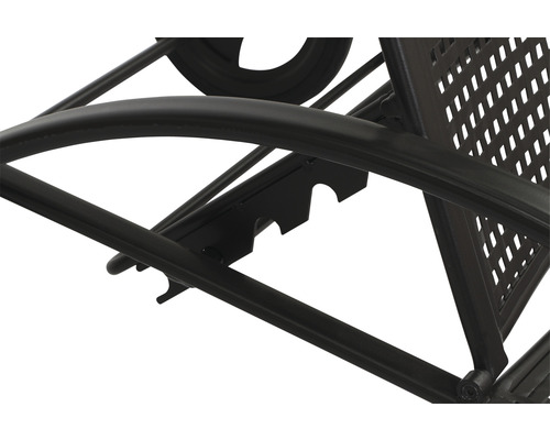 Gros plan du cadre de meuble de jardin noir en métal