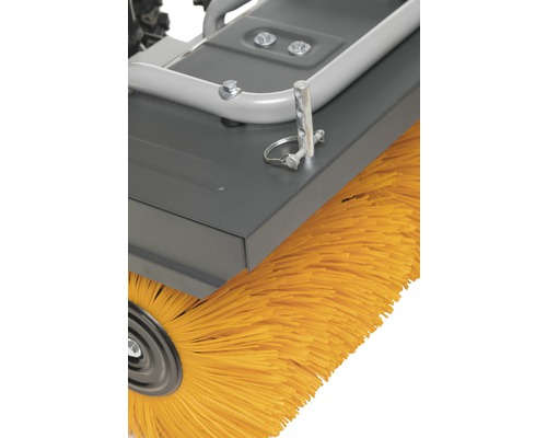 Detailansicht einer Kehrmaschine mit Bürstenkopf