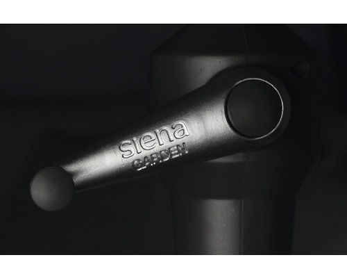 Detailaufnahme des Siena Garden Logos auf einem Griff.