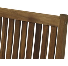 Vue détaillée d''un dossier de chaise de jardin en bois