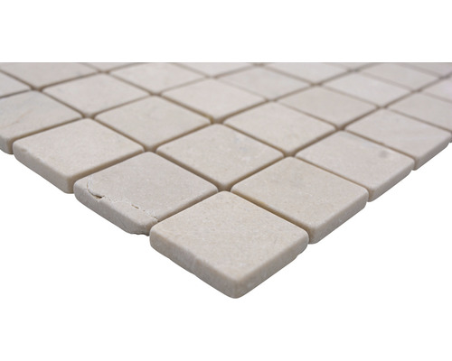 Mosaikfliesen aus Naturstein im Diamantmuster