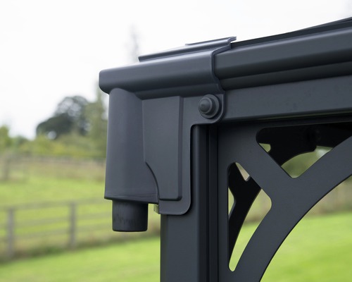 Vue détaillée d''une gouttière de pavillon en métal