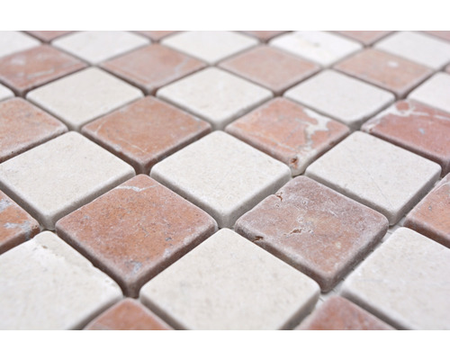 Gros plan de carreaux de mosaïque en forme de losange